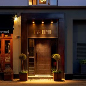 Hypernym Hotel & Suites